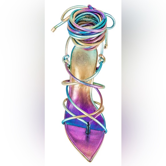 Comes with Original Box Iggy Heel in Multi
DUNDAS x REVOLVE, 7.5 - Picture 6 of 14